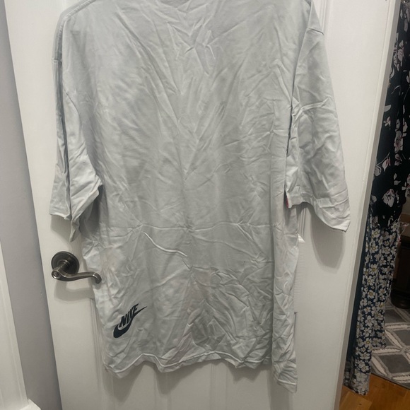 Nike Gray Short Sleeve Tee with Vintage Graphic - Picture 9 of 10